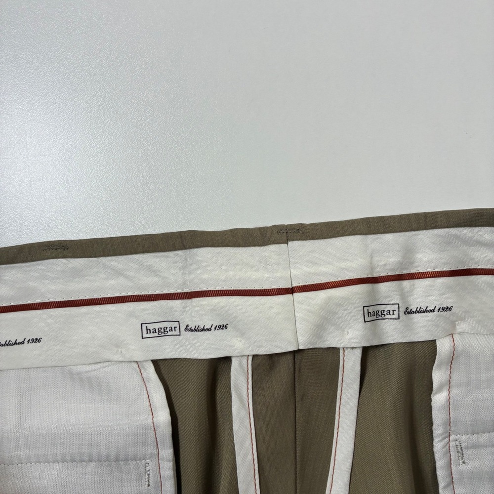 NEW Haggar Dress Pants 36x31 Taupe Pleated Relaxed Fit Smart Fiber Tonal Stria - Picture 6 of 9